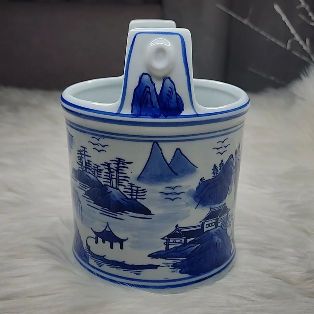 Decorative Oriental Chinese Asian Blue & White Wishing Well Wealth Bucket